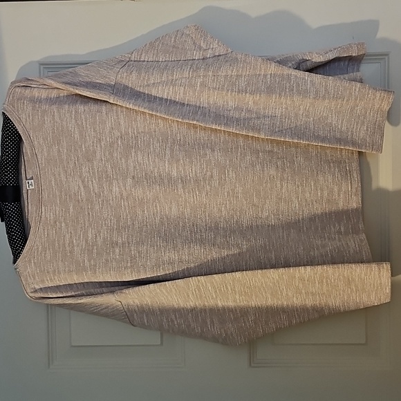 UNIQLO Top - Picture 1 of 4